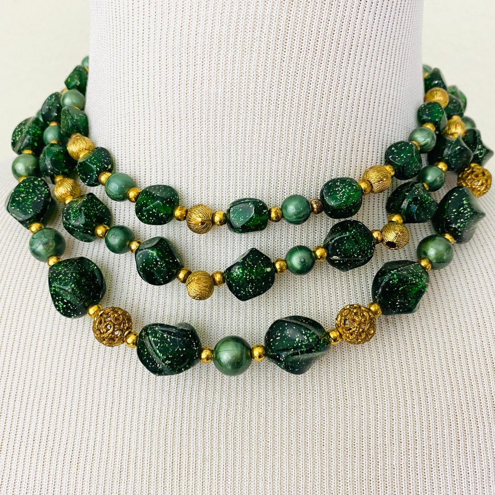 Vintage 1950s 1960s Gold Green Bead Necklace